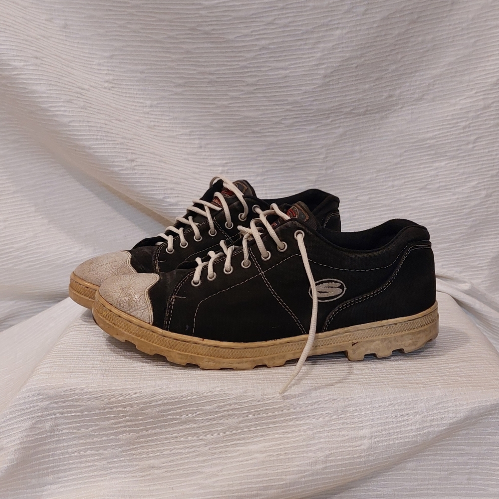 Vintage Skechers Men's Black and Cream Sneakers Size 13